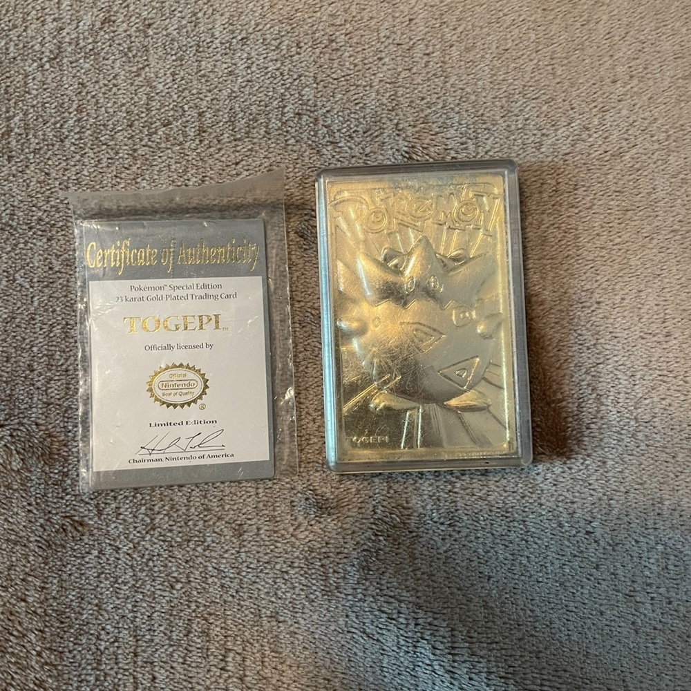 Gold Pokémon Card - Picture 5 of 6